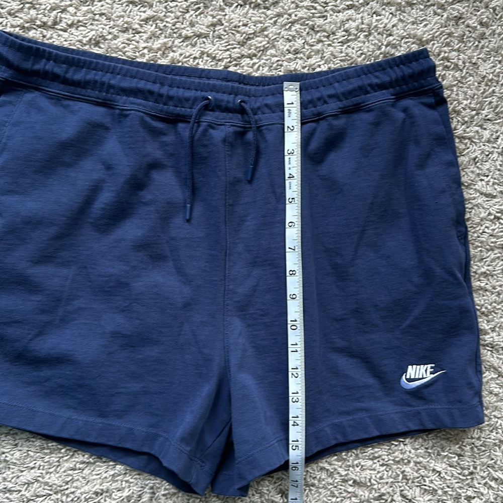 Nike Shorts - Picture 2 of 5